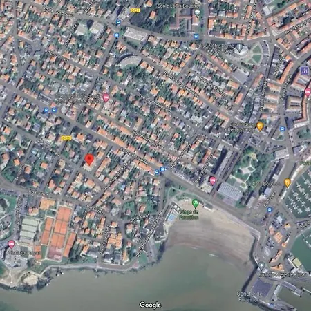 Le Garden 250 M Du Chay *