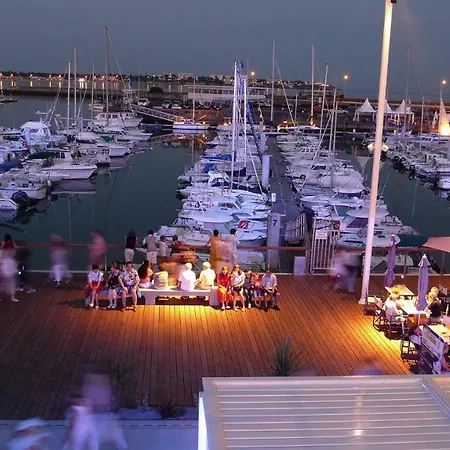 Apartment Le Garden 250 M Du Chay