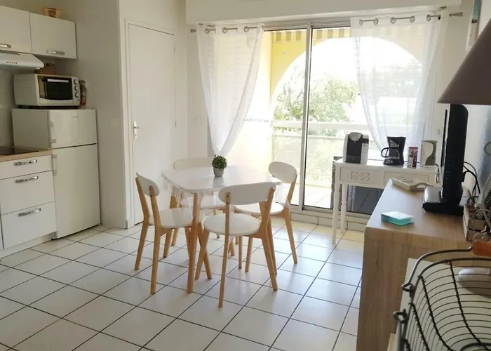 Le Garden 250 M Du Chay Lägenhet Royan