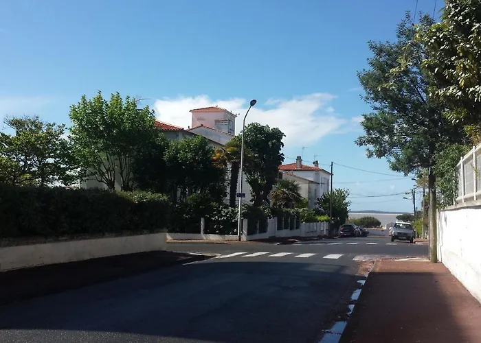 Le Garden 250 M Du Chay *